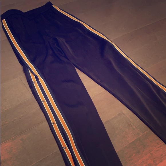 Bcbg buttoned pants - Picture 3 of 3